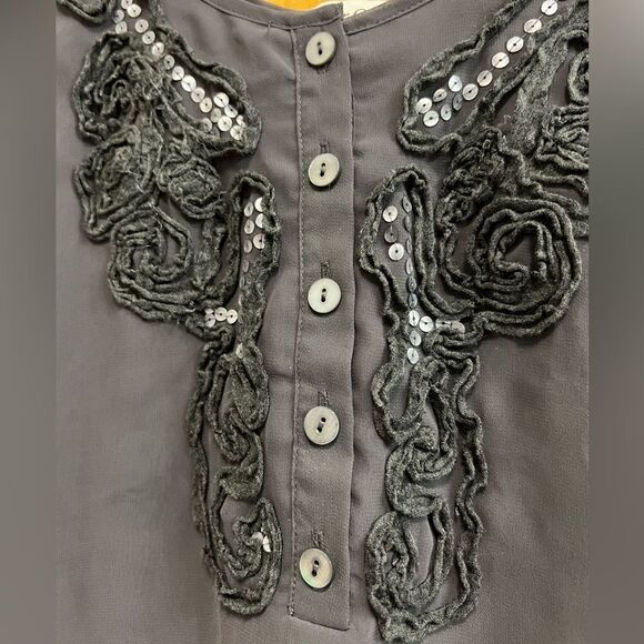 Coldwater Creek size PS(6-8) gray sequin embellished tank top - Picture 3 of 7